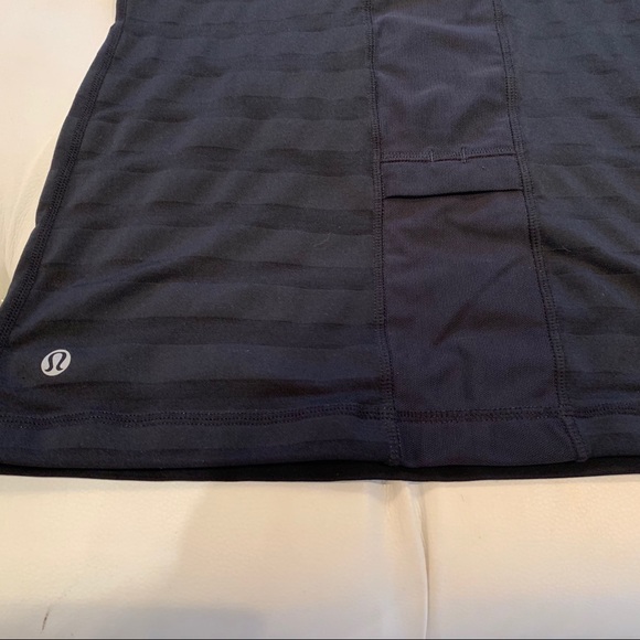 Lululemon black stripe tank 4 - Picture 4 of 4